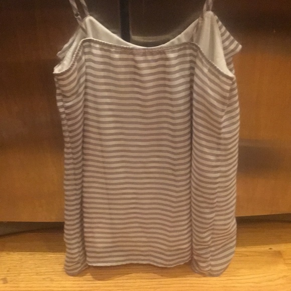 Women’s like new ruffled cami size medium - Picture 5 of 9